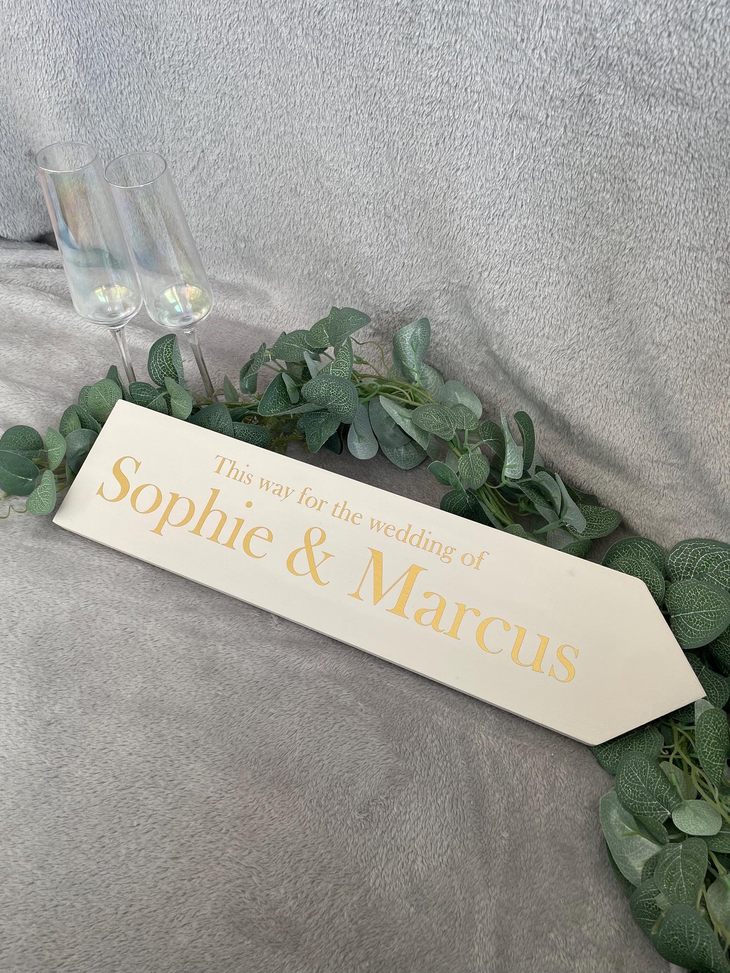 Personalised NEUTRAL wooden event direction sign.